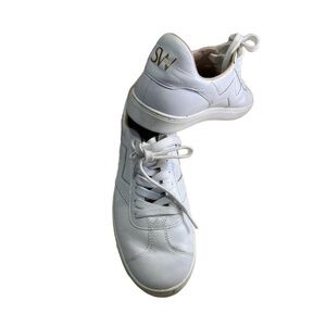 Stewart Weitzman White LaceUp W Motif SW Logo Daryl Sneaker 8 M
